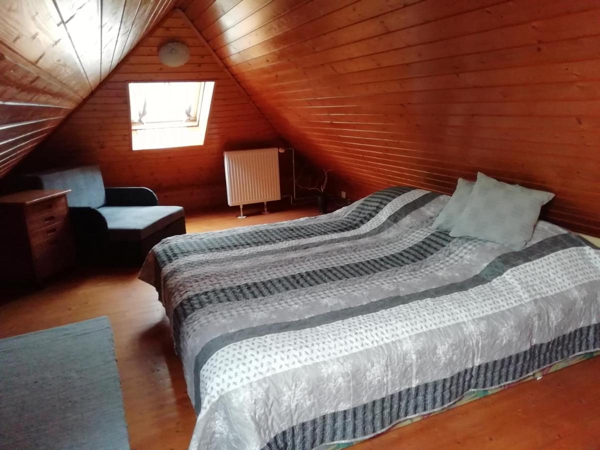 Villa Eoetvoes Nyaralo Siófok Esterno foto